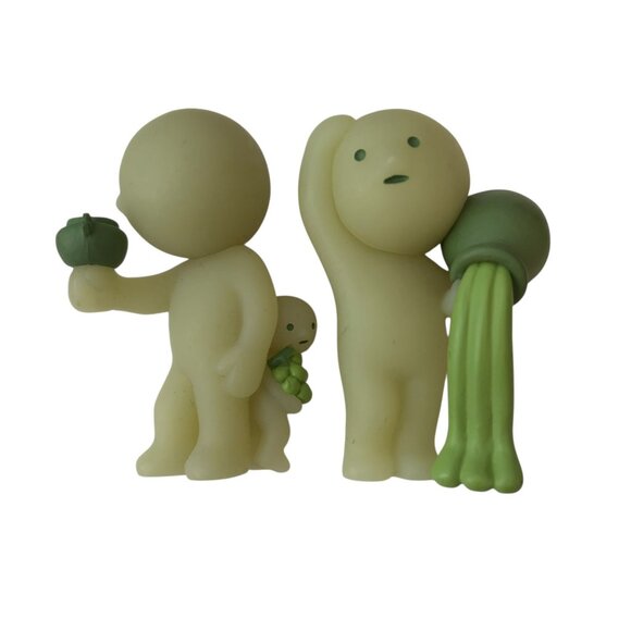 Set of 2 Smiski Dreams Glow In The Dark Collectible Figurines 2020 Museum Series - Picture 1 of 5